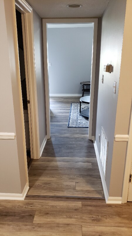 Building Photo - 556 Brookside Ct