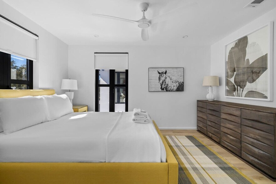 Building Photo - 2701 Bumble Bee Dr