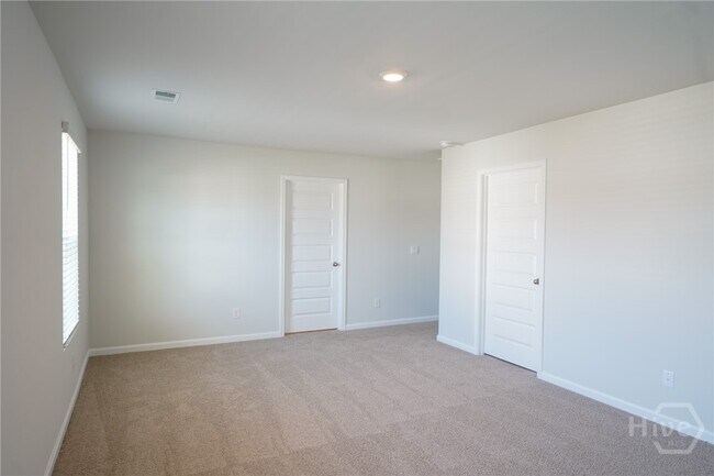 Building Photo - 104 Painted Lady Lp
