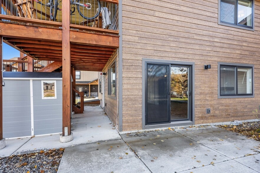 Building Photo - 205 Lakewood Rd