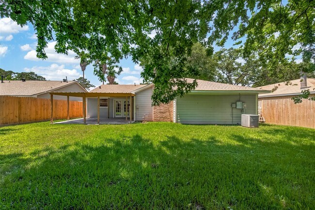 Building Photo - 24006 Lone Elm Dr