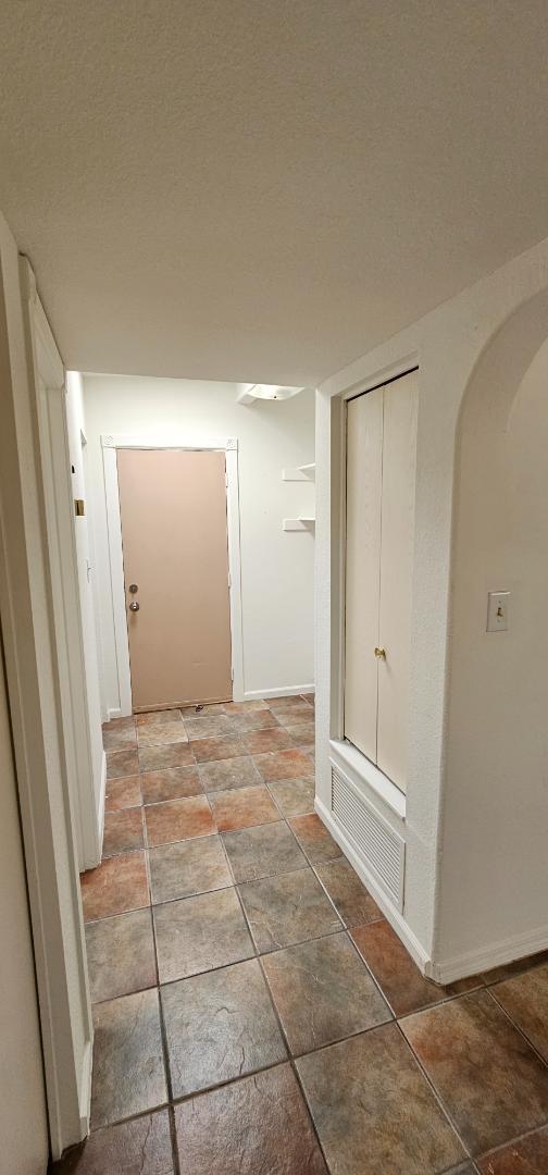 Building Photo - 2064 N Willow Ave