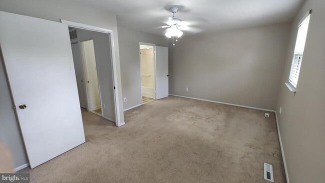 Building Photo - 2 Shadowbrook Ct