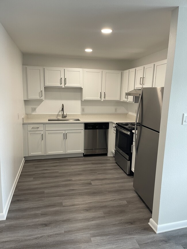 2 Bedroom Kitchen - Commons @ McNeese