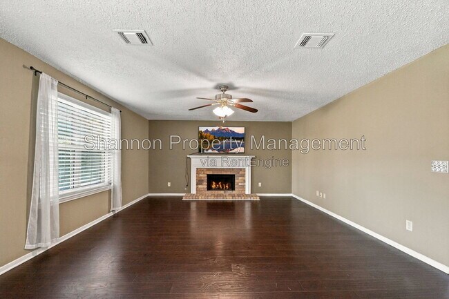 Building Photo - 21218 Park Willow Dr