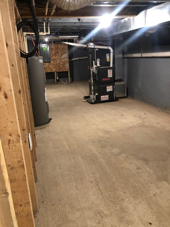 Building Photo - Charming row home in Baltimore City!