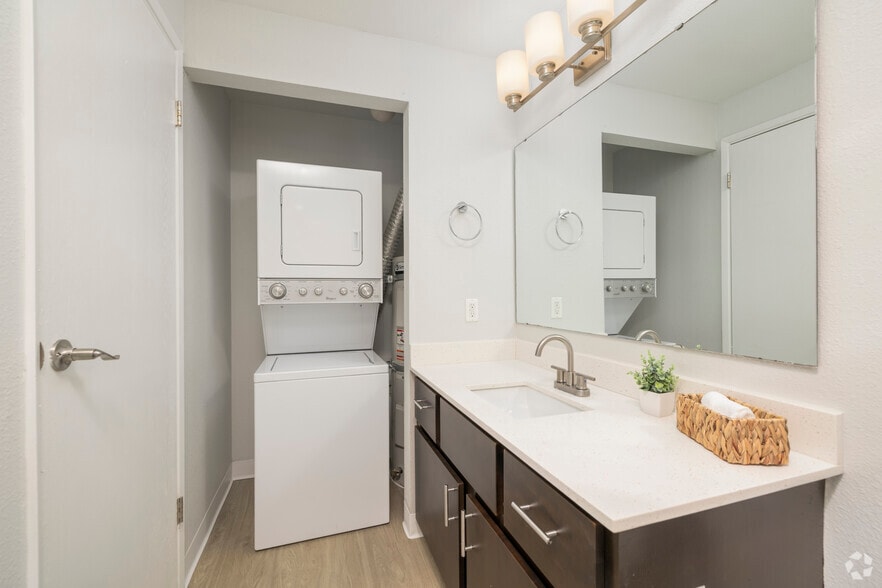 1BR, 1BA - 826SF - Laundry/Bathroom - Wellington Apartments