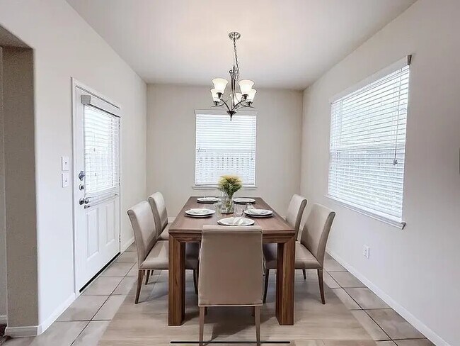Building Photo - 14239 Oro Valley Dr