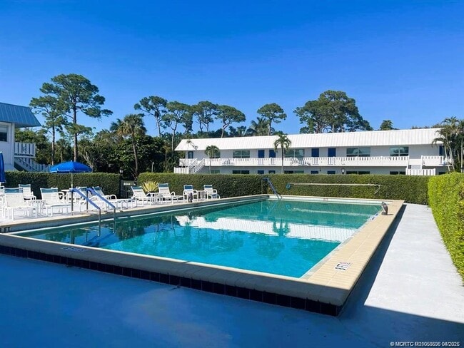 Building Photo - 2929 SE Ocean Blvd