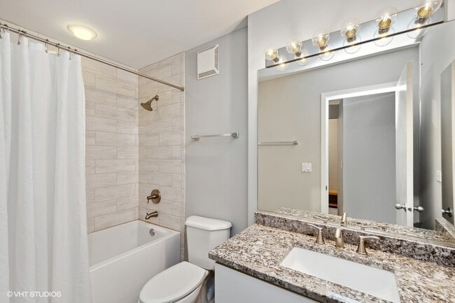 Building Photo - 360 W Illinois St