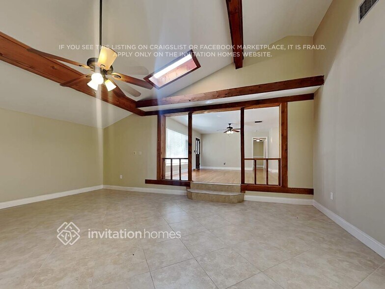 Building Photo - 2213 Brookshire Ave