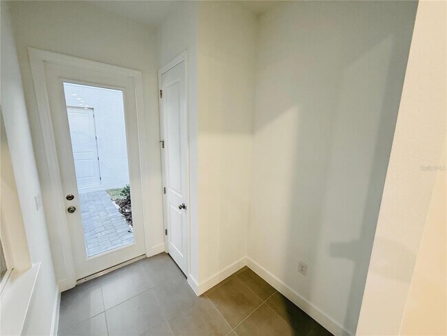 Building Photo - 12585 Clear Sapphire Dr