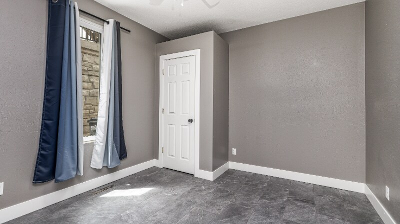 Building Photo - 561 Loras Blvd