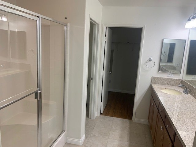 Building Photo - 15723 Parkhouse Dr