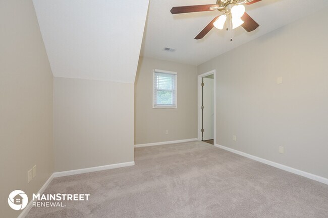Building Photo - 6810 N Chas Dr