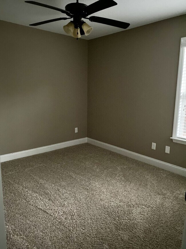 Building Photo - Adorable home in Lowndes County