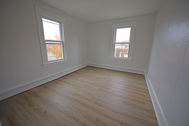 Building Photo - 358 Washington St