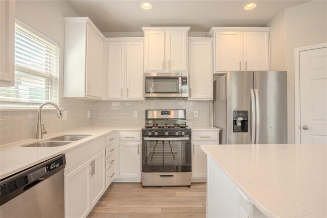 Building Photo - 120 Caney Cv