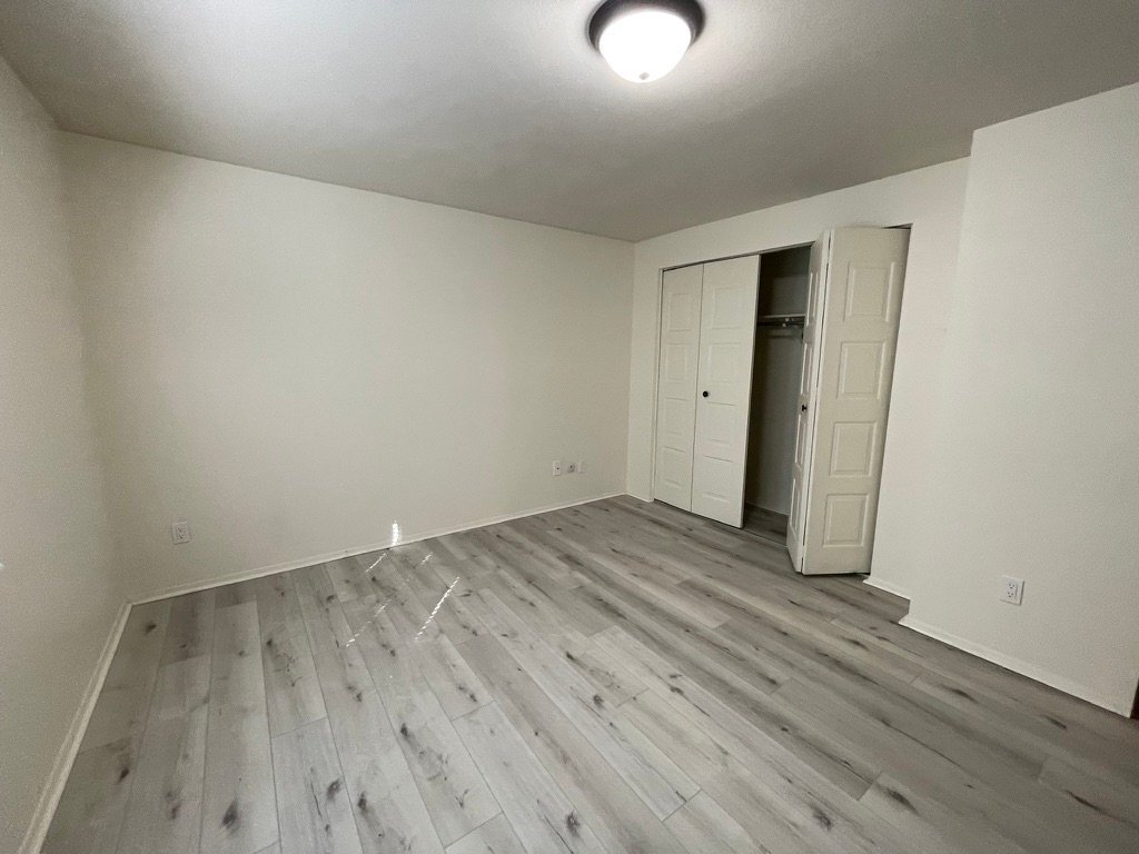 Building Photo - 487 Stadium Ave