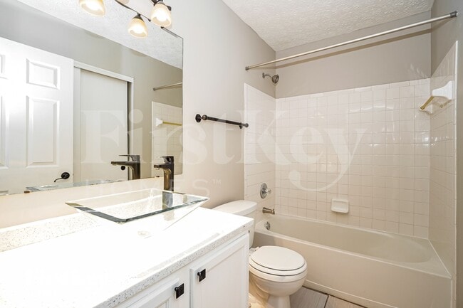 Building Photo - 339 Shyanne Dr