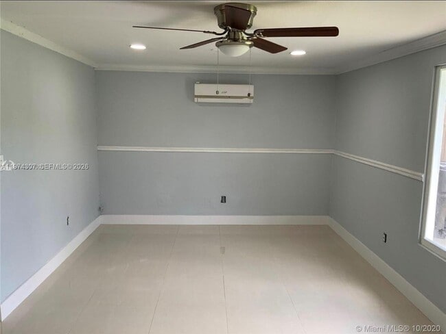 Building Photo - 1106 NW 18th Ct