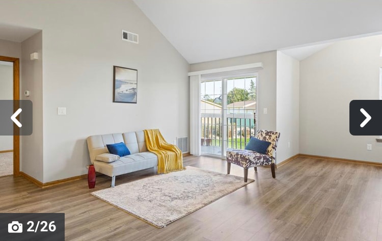 Living room - 4887 Easy St
