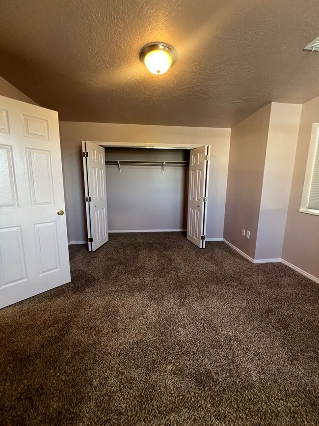 Building Photo - 2 Bedroom Condo in Tooele