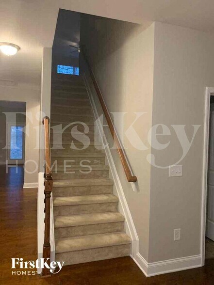 Building Photo - 433 Melva Ln