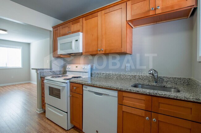 Building Photo - 271 Glen Iris Dr NE
