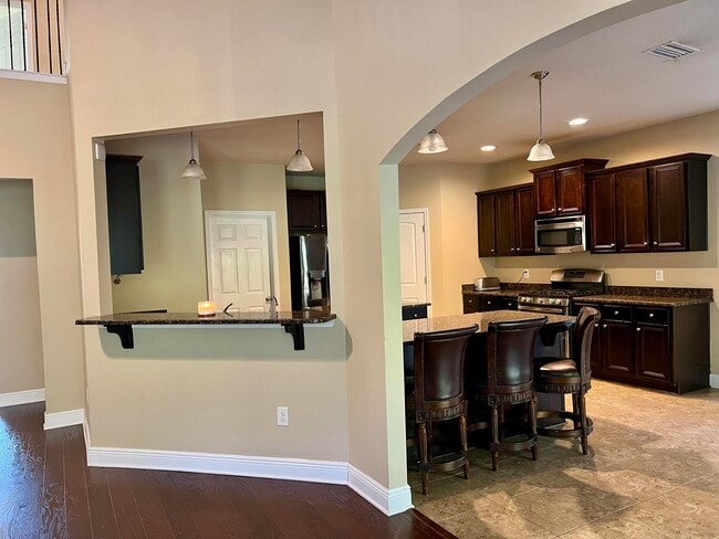 Building Photo - 68 Hemingway Ln