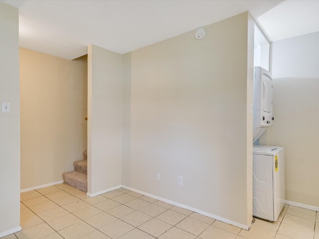 Building Photo - 2403 Bosque Dr