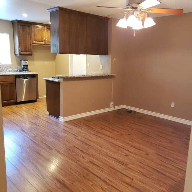 Building Photo - 5939 Petite Ct