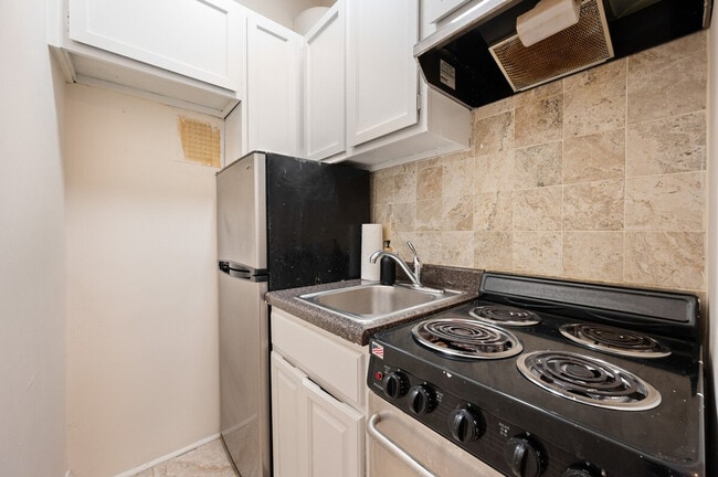 Building Photo - 310e E 93rd St