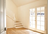 Building Photo - 364 Orizaba Ave