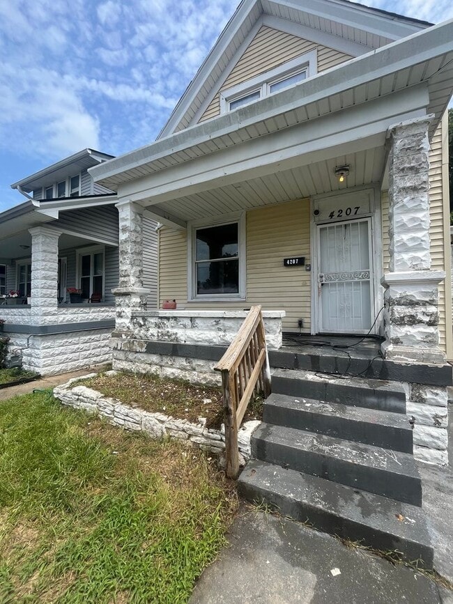 Primary Photo - Gorgeous Updated 5 Bedroom/2.5 Bath House!
