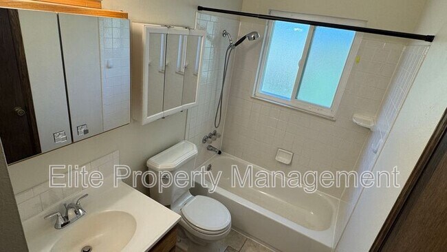 Building Photo - 21 Grissom Pl