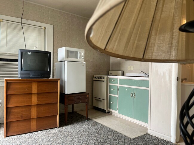 Building Photo - 113 S Orange St