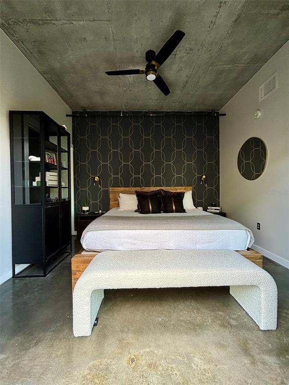 Building Photo - 1212 E Whiting St