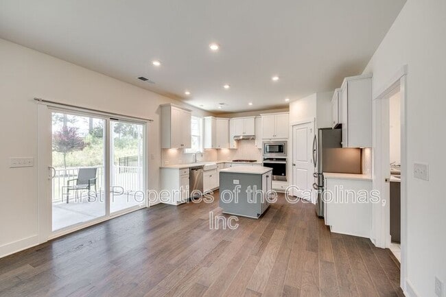 Building Photo - 1540 Striped Bass Ln