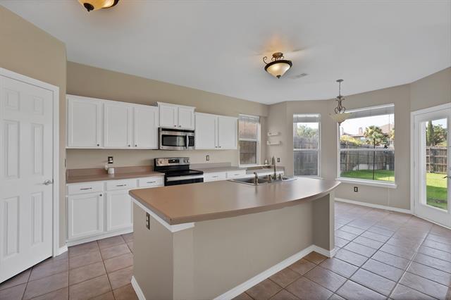 Building Photo - 211 Camp Creek Dr