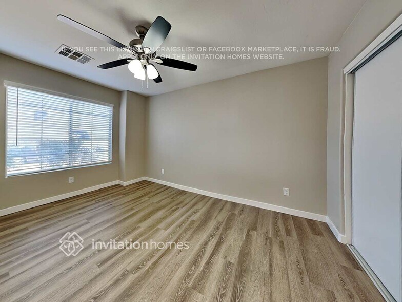 Building Photo - 927 S 239th Ln