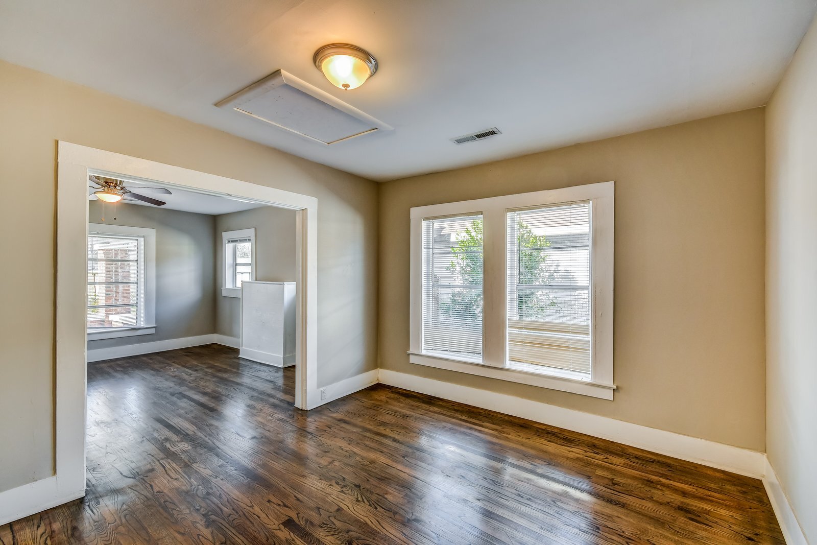 Building Photo - 1615 1st St S