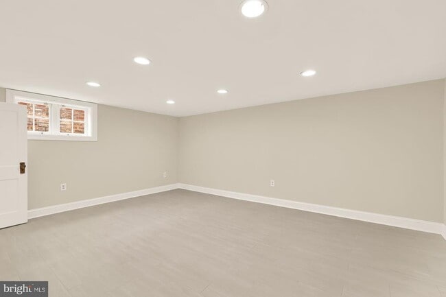 Building Photo - 4809 Wellington Dr