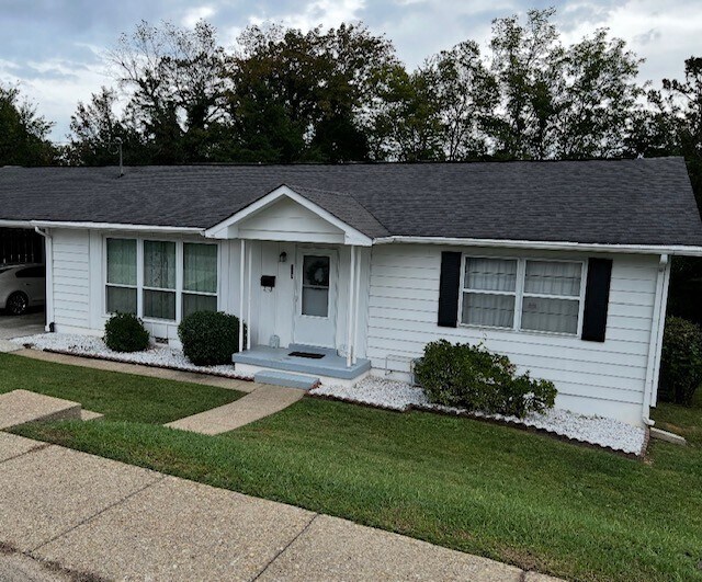 Primary Photo - 112 E Arrowwood Rd