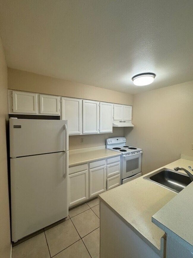 Building Photo - ar2227