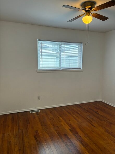 Building Photo - 1353 Stewart Ave