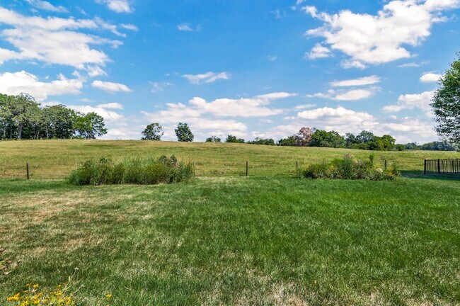 Building Photo - 4276 N Woodstock Dr