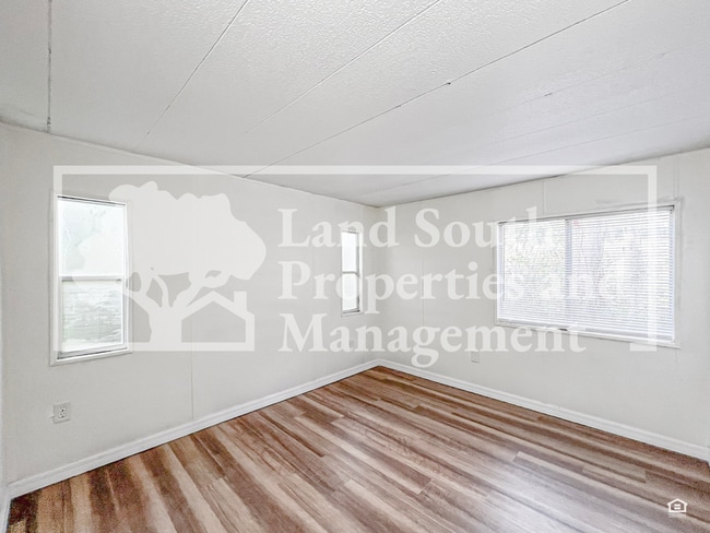 Building Photo - 3311 J Rd