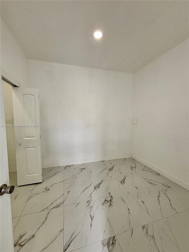 Building Photo - 3204 40th St SW