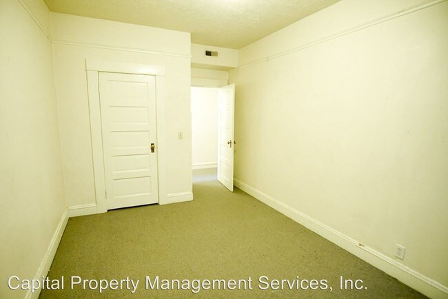 Building Photo - 2167 SW Yamhill St